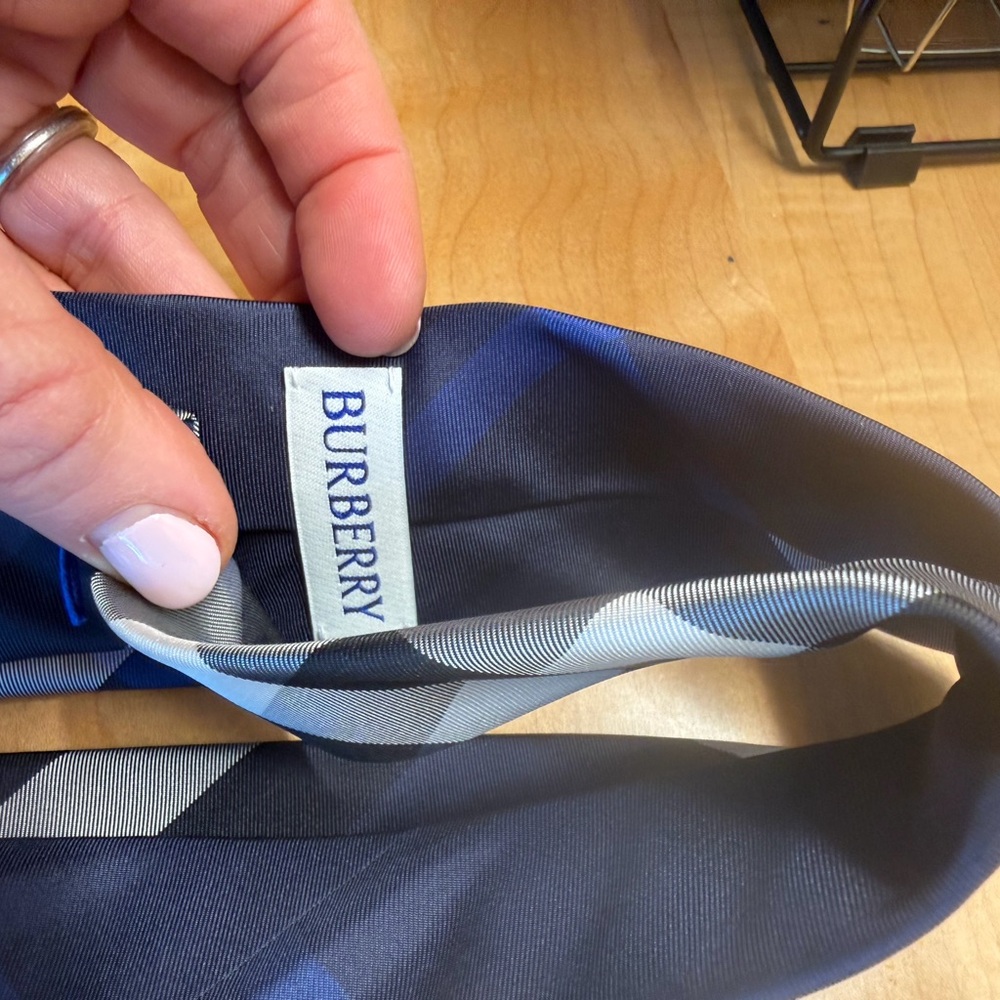 NWT Burberry Blue and Black Plaid Silk Check Tie - Picture 8 of 8